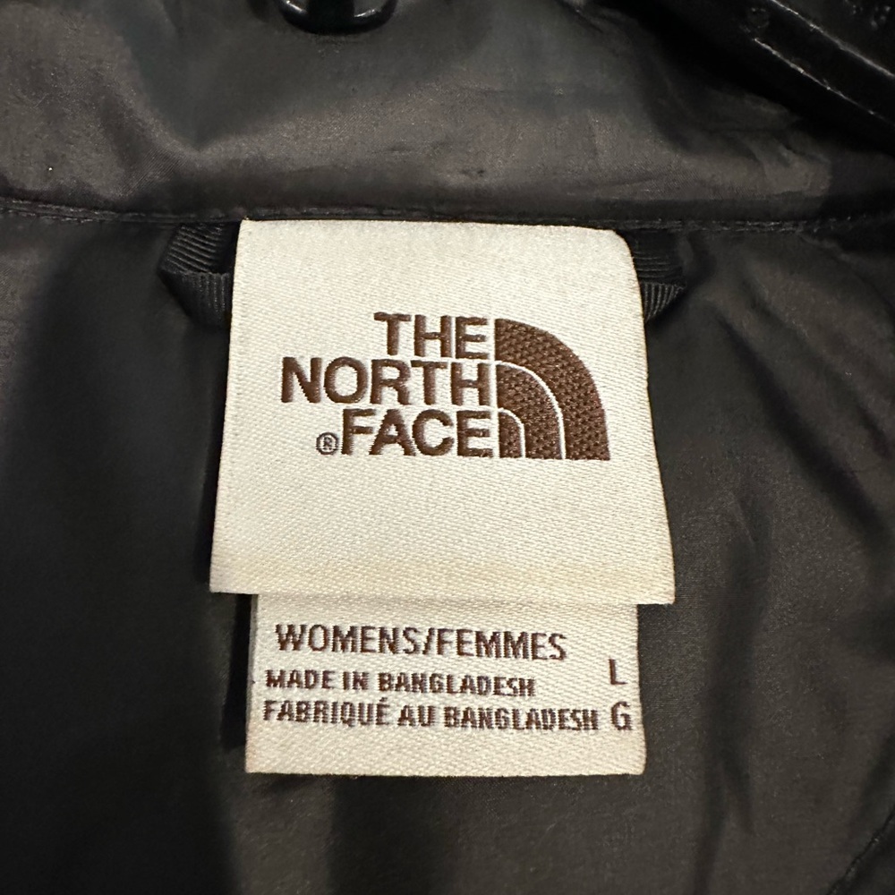 The North Face Black Quilted Down Vest - NWOT - Picture 4 of 5